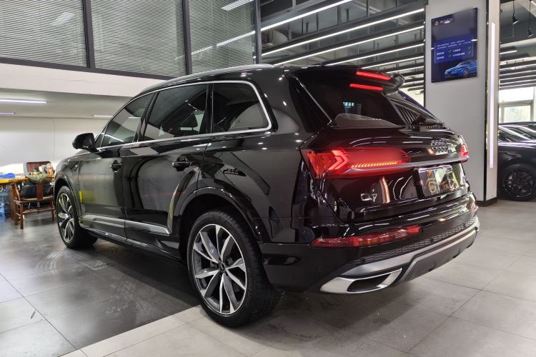Used Audi Q7 2022 55 TFSI quattro S line Sport model Exterior 3