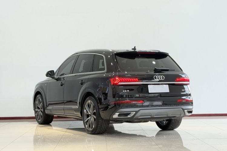 Used Audi Q7 2022 55 TFSI quattro S line Sport model Exterior 4