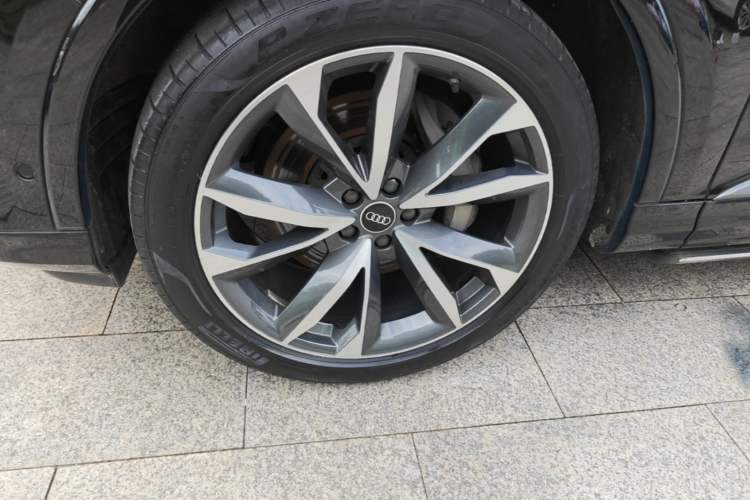 Used Audi Q7 2022 55 TFSI quattro S line Sport model Exterior 4