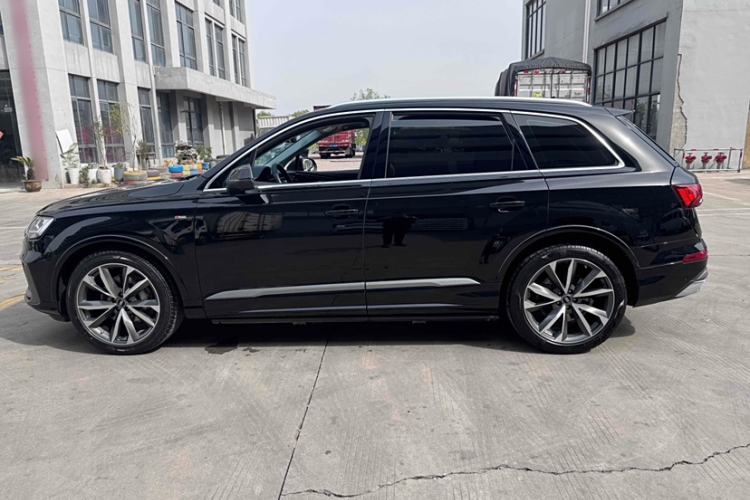 Used Audi Q7 2022 55 TFSI quattro S line Sport model Exterior 4
