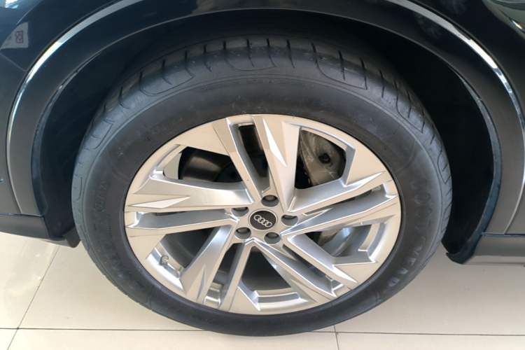 Used Audi Q7 2022 45 TFSI quattro S line Sport Edition Exterior 4
