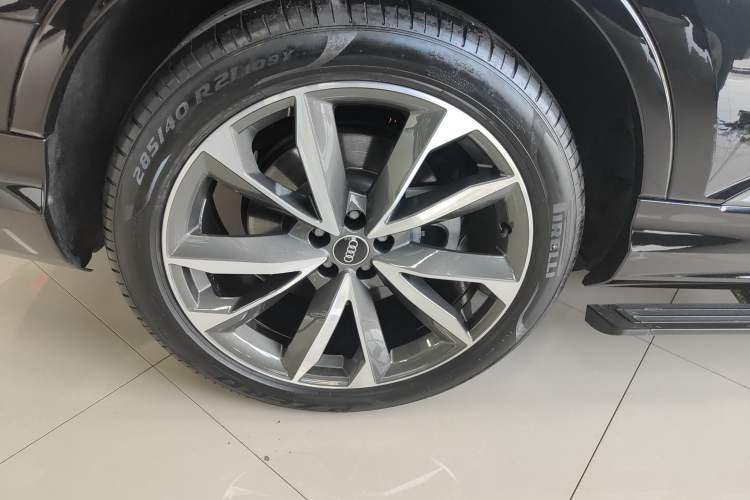 Used Audi Q7 2022 55 TFSI quattro S line Sport model Exterior 5