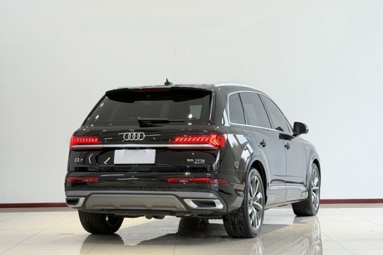 Used Audi Q7 2022 55 TFSI quattro S line Sport model Exterior 6