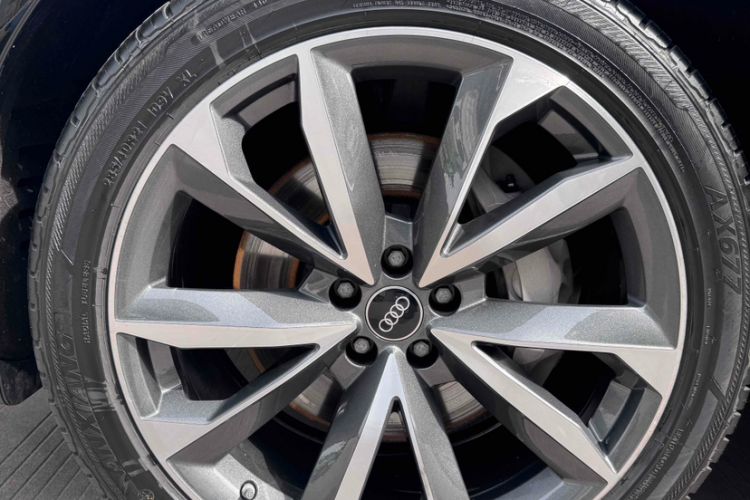 Used Audi Q7 2022 55 TFSI quattro S line Sport model Exterior 8