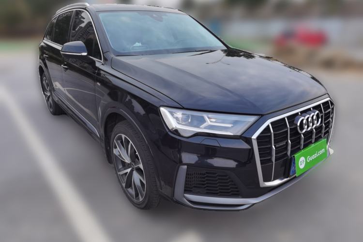 Used Audi Q7 2022 55 TFSI quattro S line Sport model Front Right 45 Deg