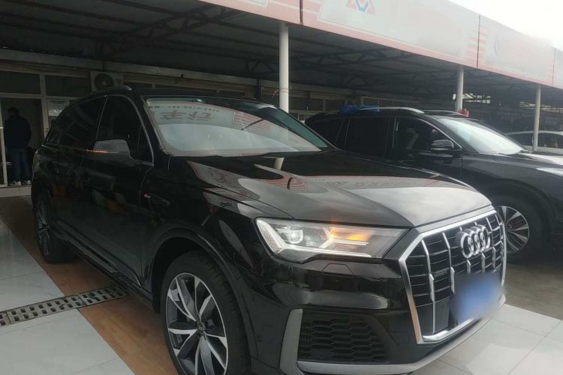 Used Audi Q7 2022 55 TFSI quattro S line Sport model Front Right 45 Deg