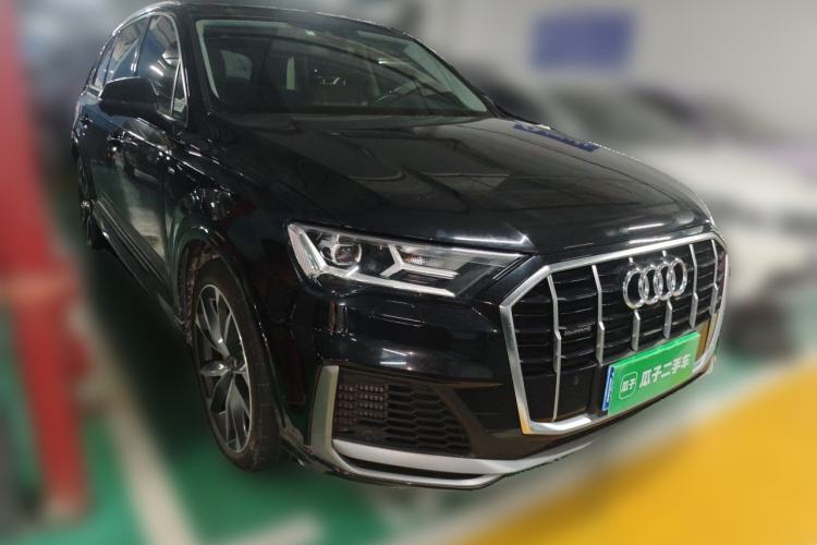 Used Audi Q7 2022 55 TFSI quattro S line Sport model Front Right 45 Deg