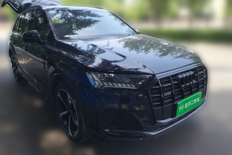 Used Audi Q7 2022 55 TFSI quattro S line Ice and Snow Sports Edition Front Right 45 Deg