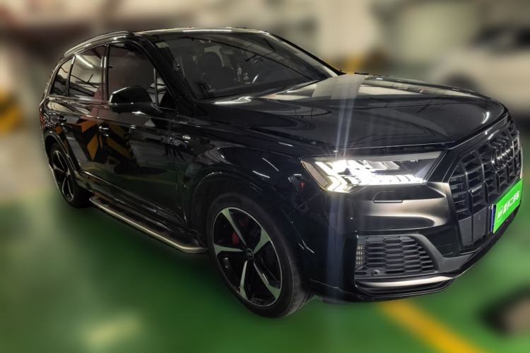 Used Audi Q7 2022 55 TFSI quattro S line Ice and Snow Sports Edition Front Right 45 Deg