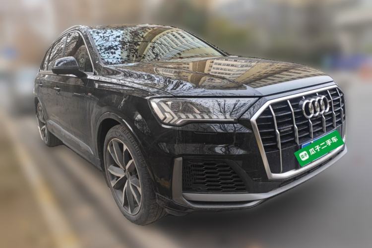 Used Audi Q7 2022 55 TFSI quattro S line Sport model Front Right 45 Deg