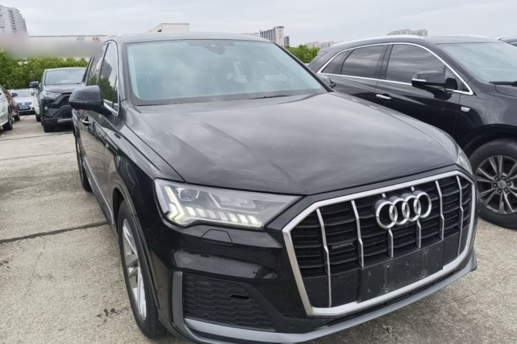 Used Audi Q7 2022 45 TFSI quattro S line Sport Edition Front Right 45 Deg