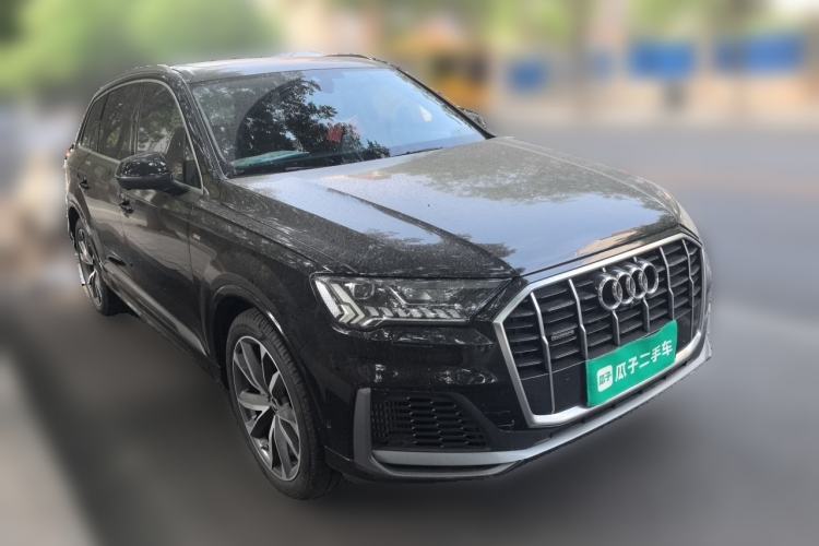 Used Audi Q7 2022 55 TFSI quattro S line Sport model Front Right 45 Deg