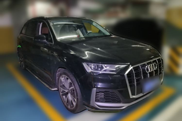 Used Audi Q7 2022 55 TFSI quattro S line Sport model Front Right 45 Deg
