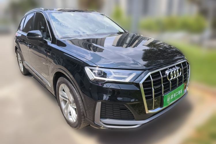 Used Audi Q7 2022 45 TFSI quattro S line Sport Edition Front Right 45 Deg