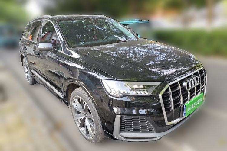 Used Audi Q7 2022 55 TFSI quattro S line Sport model Front Right 45 Deg