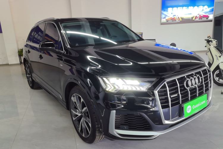 Used Audi Q7 2022 55 TFSI quattro S line Sport model Front Right 45 Deg