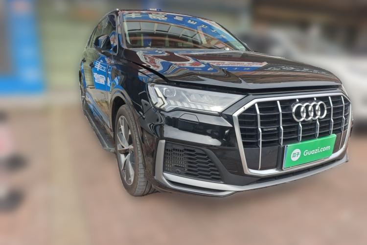 Used Audi Q7 2022 55 TFSI quattro S line Sport model Front Right 45 Deg