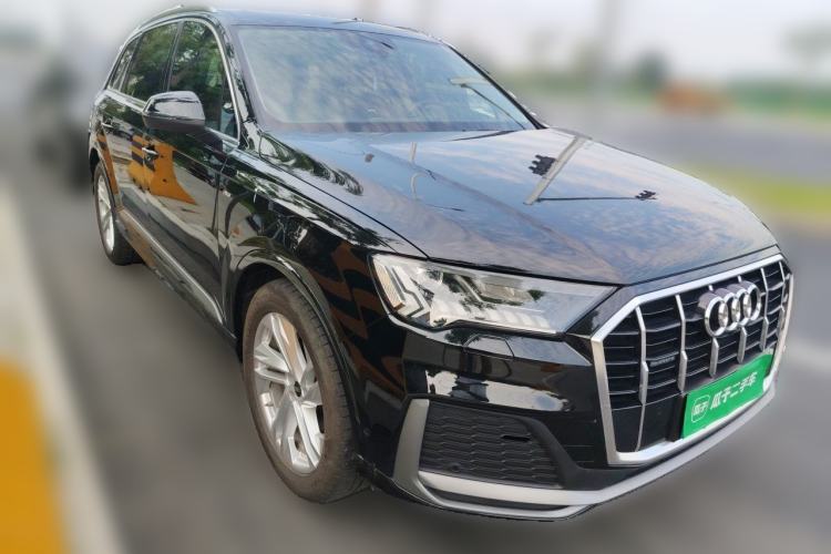 Used Audi Q7 2022 45 TFSI quattro S line Sport Edition Front Right 45 Deg