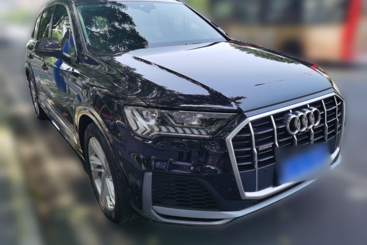 Used Audi Q7 2022 55 TFSI quattro S line Sport model Front Right 45 Deg