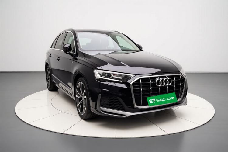 Used Audi Q7 2022 55 TFSI quattro S line Sport model Front Right 45 Deg