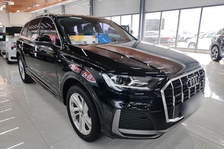 Used Audi Q7 2022 45 TFSI quattro S line Sport Edition Front Right 45 Deg