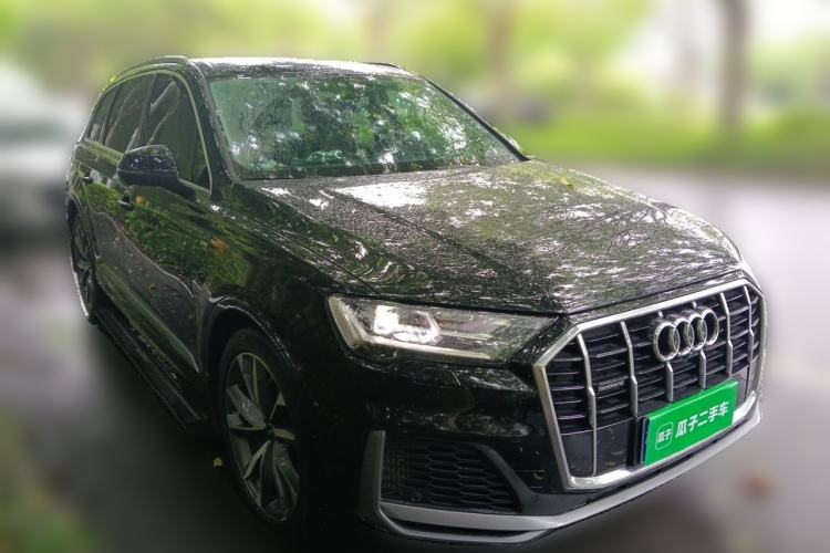Used Audi Q7 2022 55 TFSI quattro S line Sport model Front Right 45 Deg
