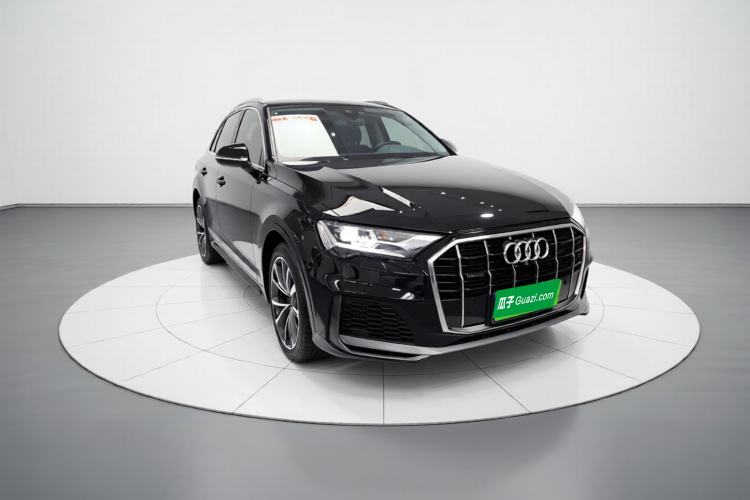 Used Audi Q7 2022 55 TFSI quattro S line Sport model Front Right 45 Deg