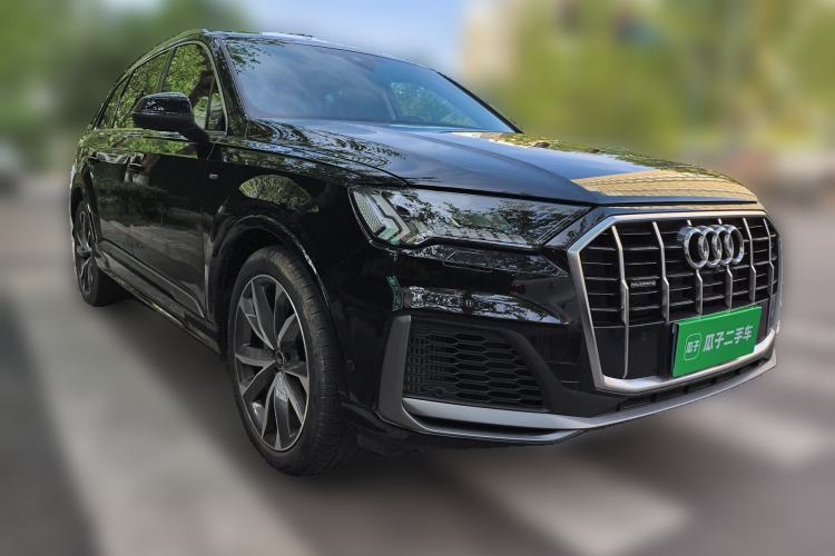 Used Audi Q7 2022 55 TFSI quattro S line Sport model Front Right 45 Deg