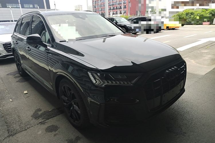 Used Audi Q7 2022 55 TFSI quattro S line Sport model Front Right 45 Deg