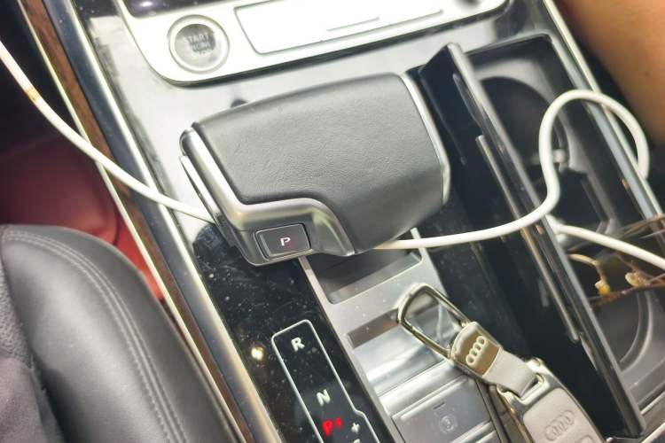 Used Audi Q7 2022 55 TFSI quattro S line Sport model Gear Lever