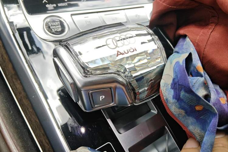 Used Audi Q7 2022 55 TFSI quattro S line Sport model Gear Lever