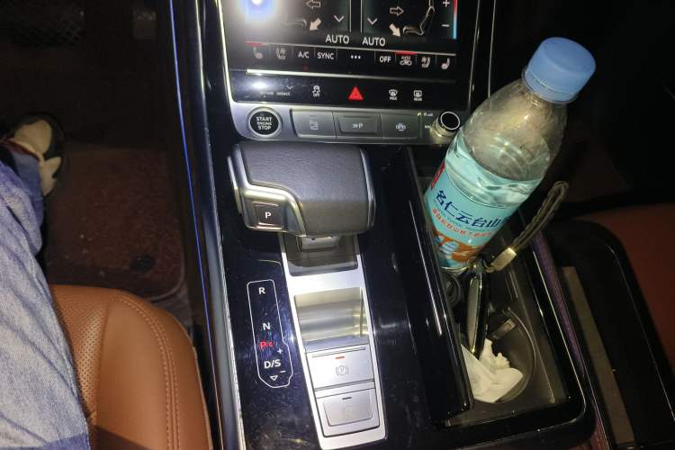 Used Audi Q7 2022 55 TFSI quattro S line Sport model Gear Lever