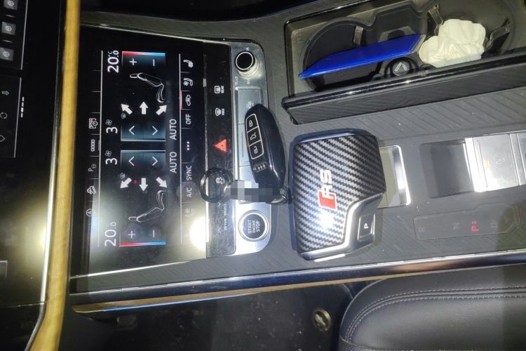 Used Audi Q7 2022 55 TFSI quattro S line Ice and Snow Sports Edition Gear Lever