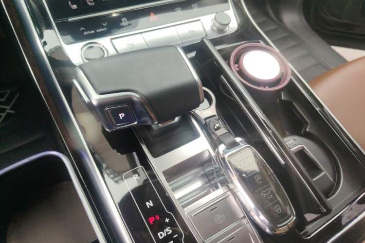 Used Audi Q7 2022 45 TFSI quattro S line Sport Edition Gear Lever