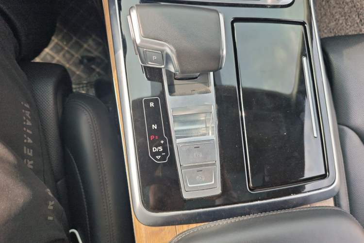 Used Audi Q7 2022 55 TFSI quattro S line Prestige Edition Gear Lever