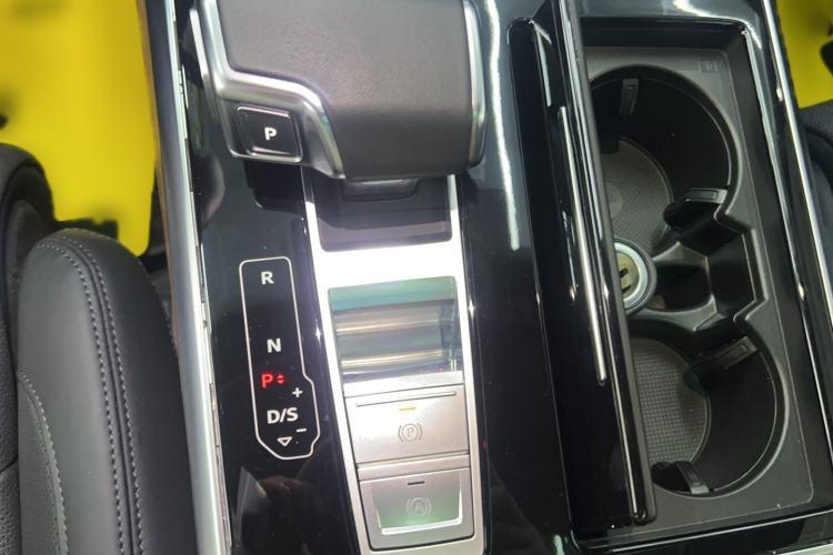 Used Audi Q7 2022 55 TFSI quattro S line Prestige Edition Gear Lever