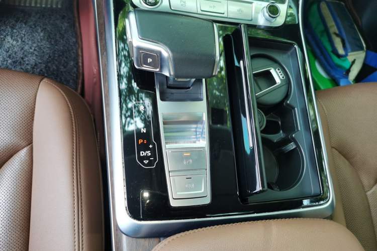 Used Audi Q7 2022 55 TFSI quattro S line Sport model Gear Lever