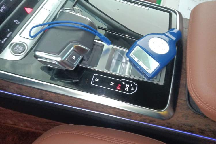 Used Audi Q7 2022 55 TFSI quattro S line Sport model Gear Lever