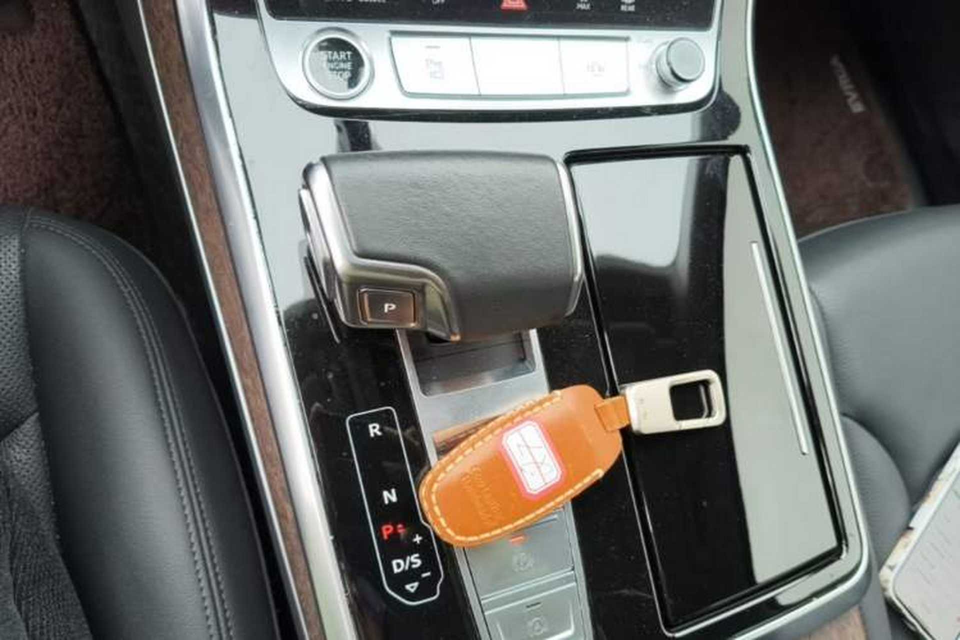 Used Audi Q7 2022 45 TFSI quattro S line Sport Edition Gear Lever