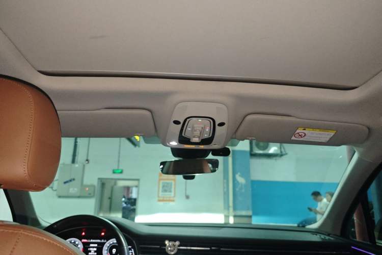 Used Audi Q7 2022 55 TFSI quattro S line Sport model Headliner