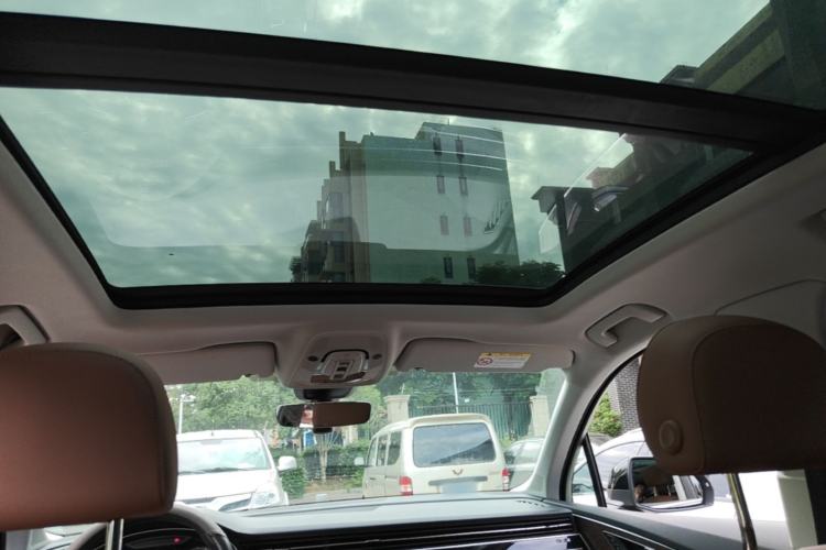 Used Audi Q7 2022 55 TFSI quattro S line Sport model Headliner