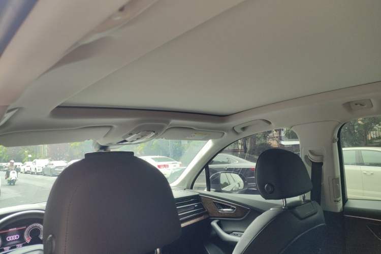 Used Audi Q7 2022 55 TFSI quattro S line Sport model Headliner