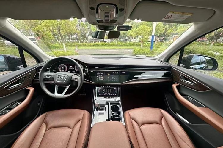 Used Audi Q7 2022 55 TFSI quattro S line Sport model Interior 1