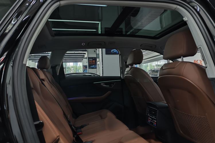 Used Audi Q7 2022 55 TFSI quattro S line Sport model Interior 13
