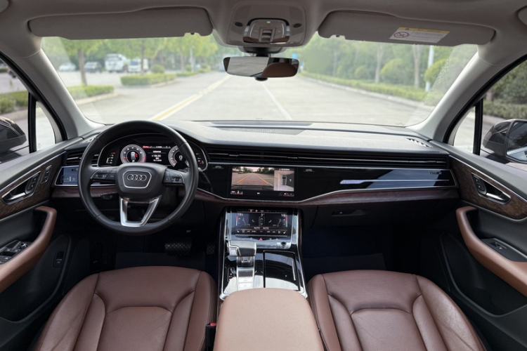 Used Audi Q7 2022 45 TFSI quattro S line Sport Edition Interior 2