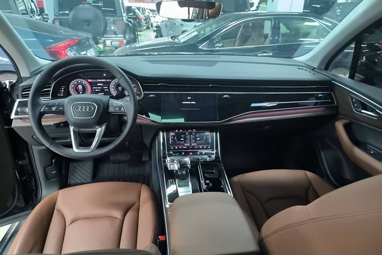 Used Audi Q7 2022 55 TFSI quattro S line Sport model Interior 2