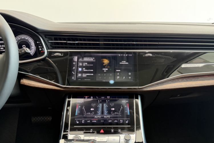 Used Audi Q7 2022 55 TFSI quattro S line Sport model Interior 3