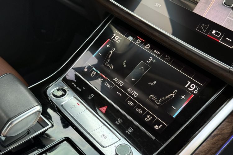 Used Audi Q7 2022 45 TFSI quattro S line Sport Edition Interior 3