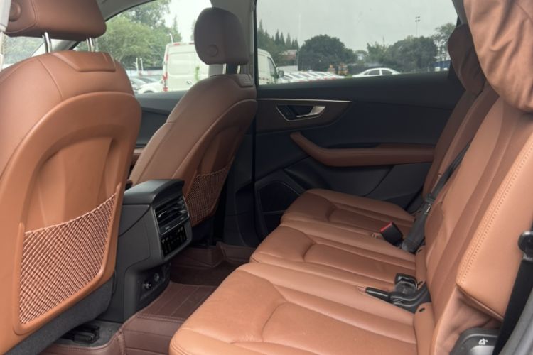 Used Audi Q7 2022 55 TFSI quattro S line Sport model Interior 3