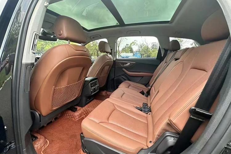 Used Audi Q7 2022 55 TFSI quattro S line Sport model Interior 3